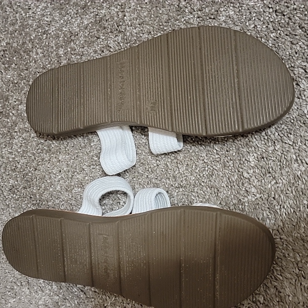 Sandals - Picture 3 of 4